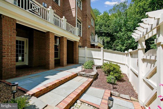 3853 LEWISTON PL, Fairfax, VA 22030