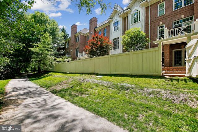 3853 LEWISTON PL, Fairfax, VA 22030