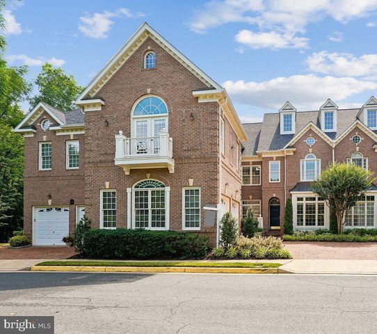 3853 LEWISTON PL, Fairfax, VA 22030