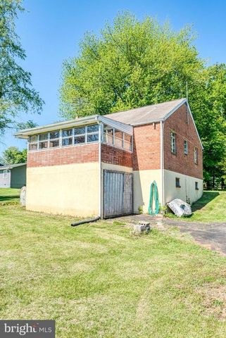 8083 FRYTOWN RD, Warrenton, VA 20187