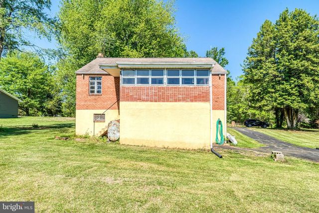 8083 FRYTOWN RD, Warrenton, VA 20187