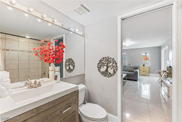 1724 Bald Eagle DR 512C, Naples, FL 34105