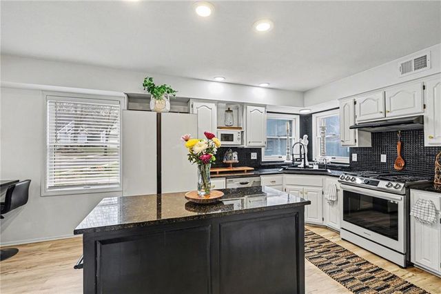 12304 E 78th Street, Kansas City, MO 64138