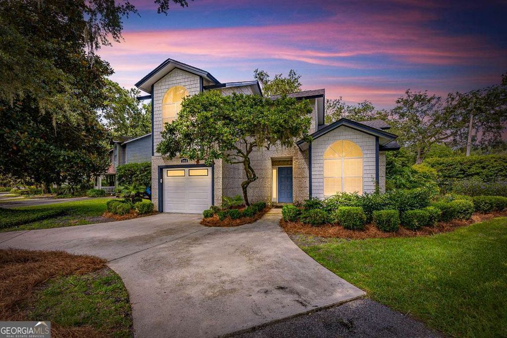 203 Grand Oaks Circle, St. Simons, GA 31522