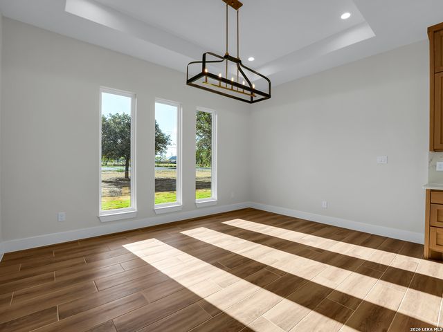 101 W MEDIUM MEADOW DR, Lytle, TX 78052