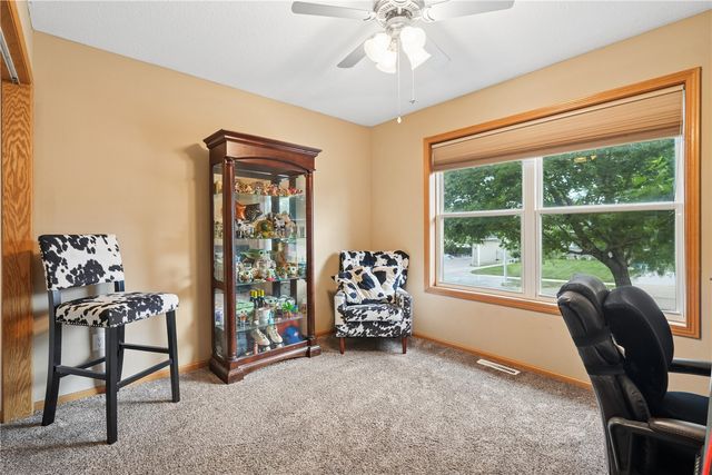 6408 Palmetto Circle SW, Cedar Rapids, IA 52405