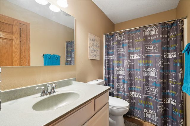6408 Palmetto Circle SW, Cedar Rapids, IA 52405