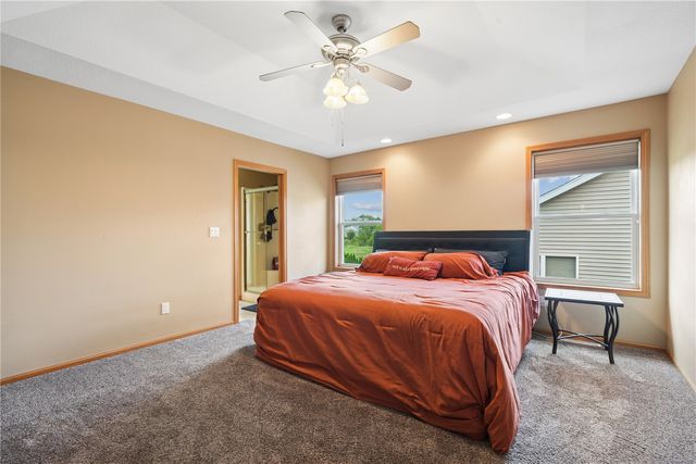 6408 Palmetto Circle SW, Cedar Rapids, IA 52405