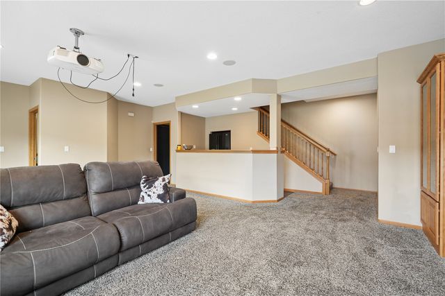 6408 Palmetto Circle SW, Cedar Rapids, IA 52405