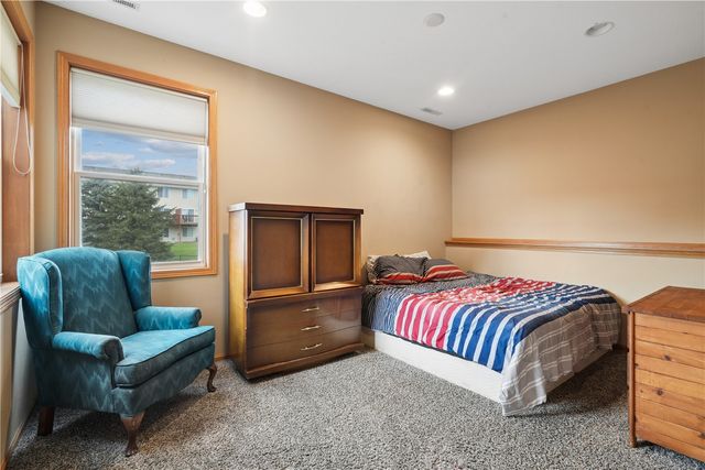 6408 Palmetto Circle SW, Cedar Rapids, IA 52405