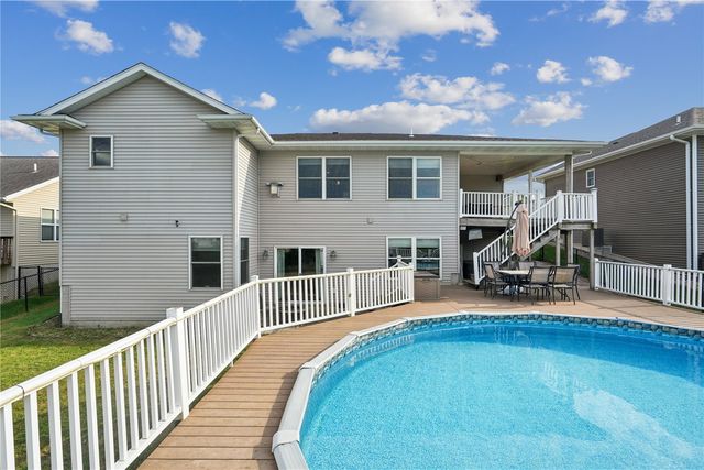6408 Palmetto Circle SW, Cedar Rapids, IA 52405