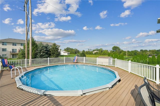 6408 Palmetto Circle SW, Cedar Rapids, IA 52405