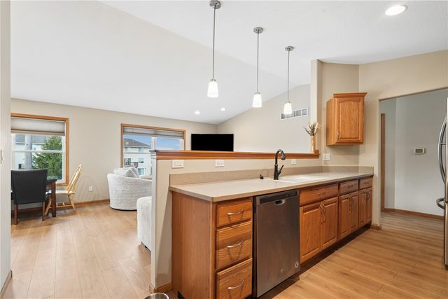 6408 Palmetto Circle SW, Cedar Rapids, IA 52405