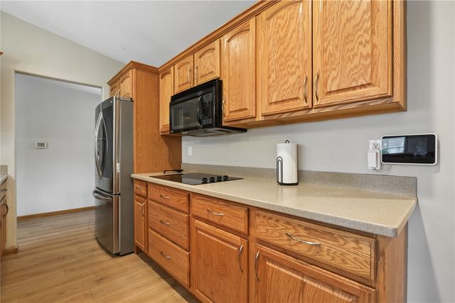 6408 Palmetto Circle SW, Cedar Rapids, IA 52405