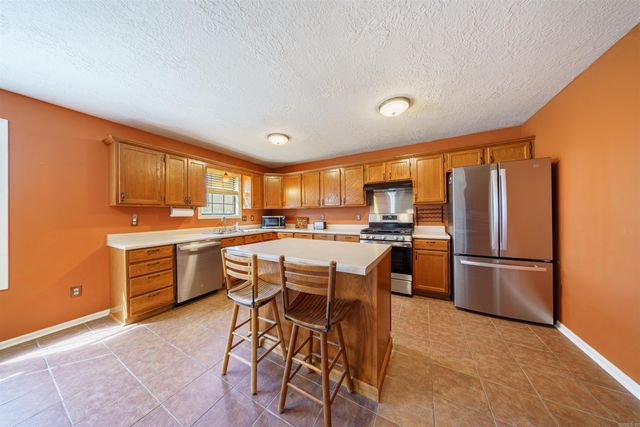 40 Chimney Rd, Batesville, AR 72501