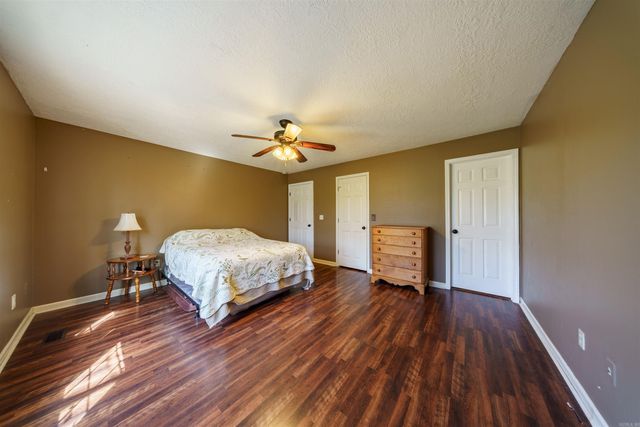 40 Chimney Rd, Batesville, AR 72501