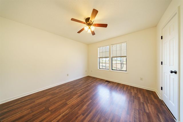 40 Chimney Rd, Batesville, AR 72501