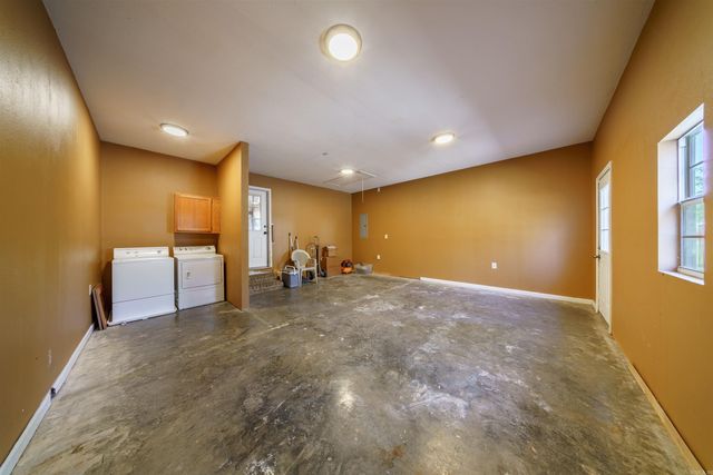 40 Chimney Rd, Batesville, AR 72501