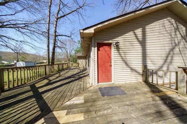 40 Chimney Rd, Batesville, AR 72501