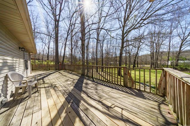 40 Chimney Rd, Batesville, AR 72501