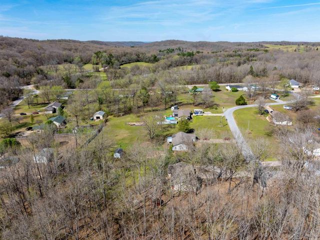 40 Chimney Rd, Batesville, AR 72501