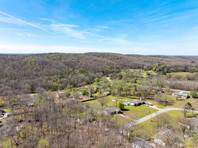 40 Chimney Rd, Batesville, AR 72501