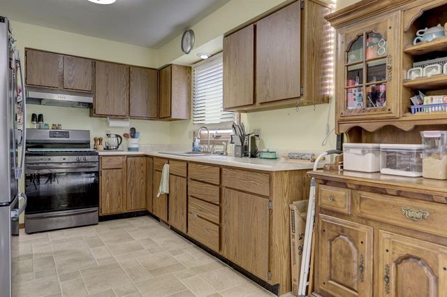 1703 EISENHOWER STREET, New Holstein, WI 53061