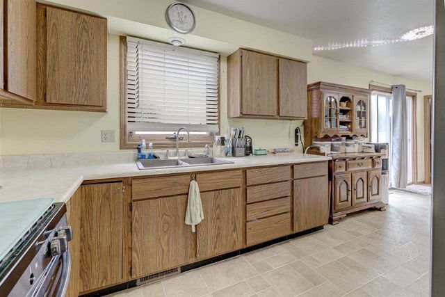 1703 EISENHOWER STREET, New Holstein, WI 53061