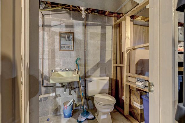 1703 EISENHOWER STREET, New Holstein, WI 53061