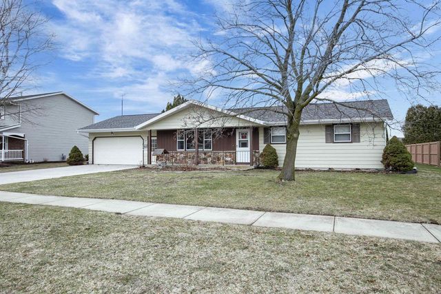 1703 EISENHOWER STREET, New Holstein, WI 53061