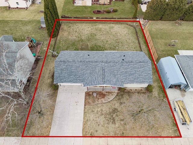 1703 EISENHOWER STREET, New Holstein, WI 53061