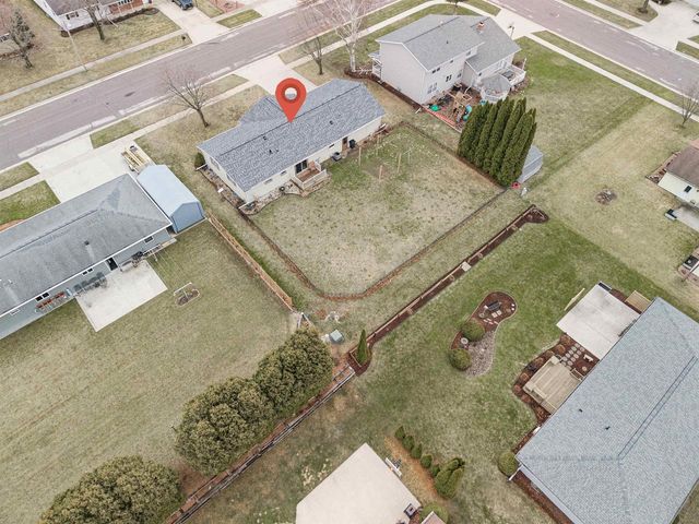 1703 EISENHOWER STREET, New Holstein, WI 53061