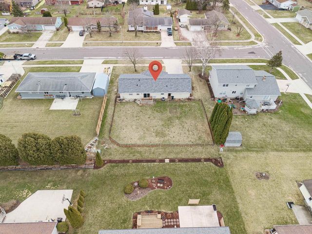 1703 EISENHOWER STREET, New Holstein, WI 53061