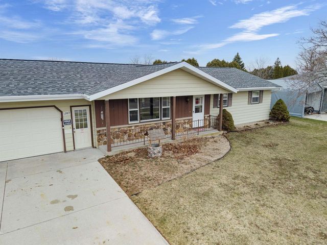 1703 EISENHOWER STREET, New Holstein, WI 53061