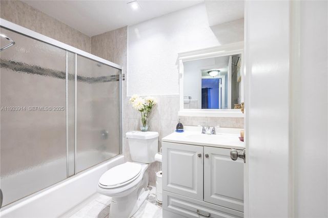 2811 N Pine Island Rd 309, Sunrise, FL 33322