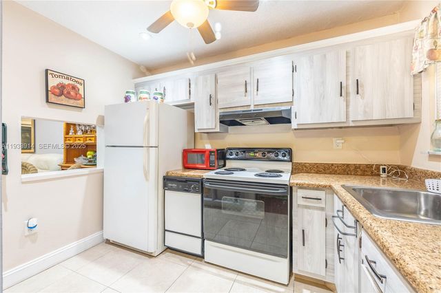 2811 N Pine Island Rd 309, Sunrise, FL 33322