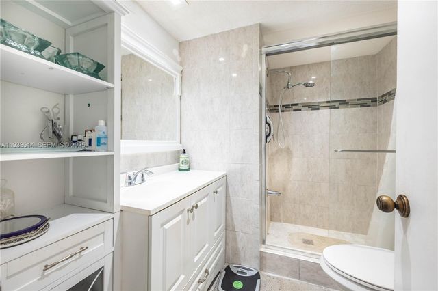 2811 N Pine Island Rd 309, Sunrise, FL 33322