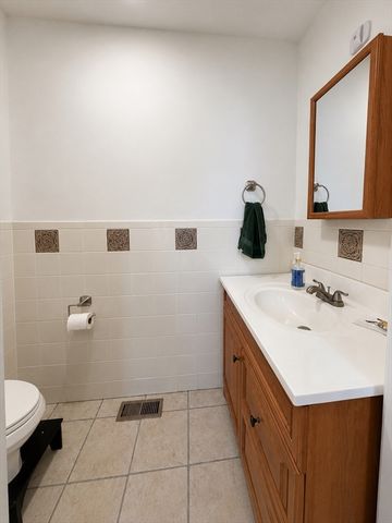 128 Holworthy St 128, Cambridge, MA 02138