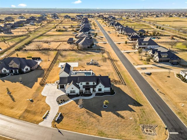 200 Sutherland Crescent, Northlake, TX 76247