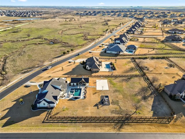 200 Sutherland Crescent, Northlake, TX 76247