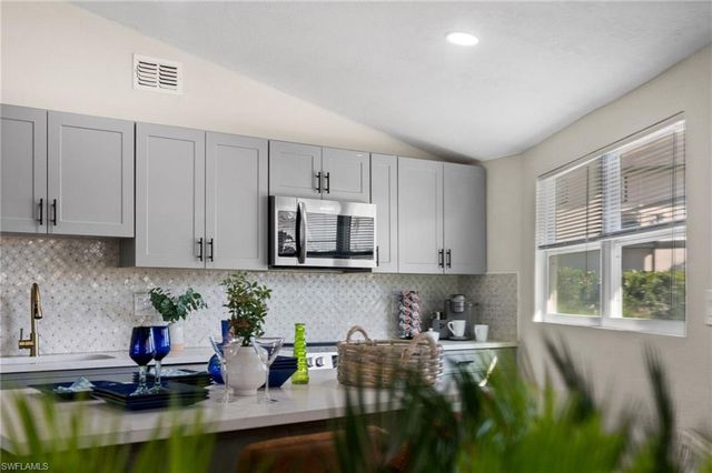 190 Tarpon RD, Fort Myers Beach, FL 33931