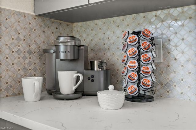 190 Tarpon RD, Fort Myers Beach, FL 33931