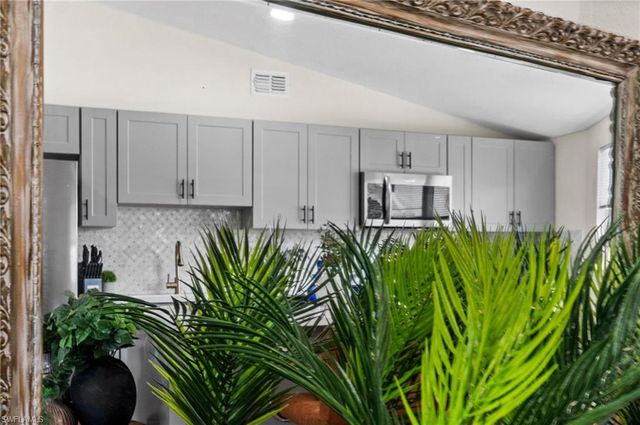 190 Tarpon RD, Fort Myers Beach, FL 33931