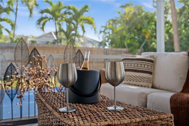 190 Tarpon RD, Fort Myers Beach, FL 33931