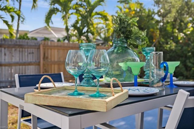 190 Tarpon RD, Fort Myers Beach, FL 33931