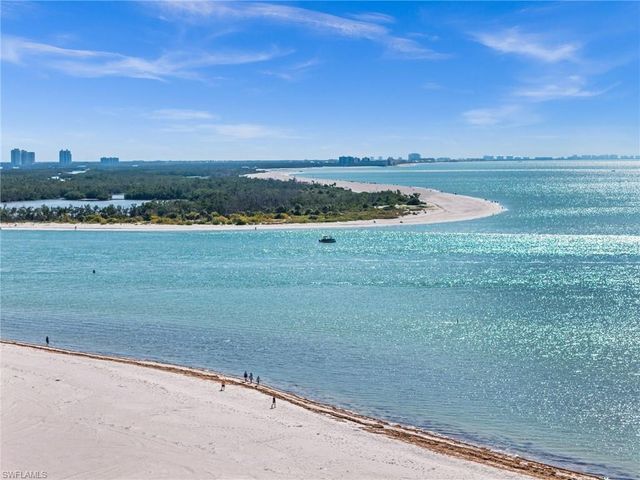 190 Tarpon RD, Fort Myers Beach, FL 33931