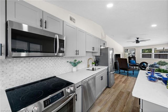 190 Tarpon RD, Fort Myers Beach, FL 33931