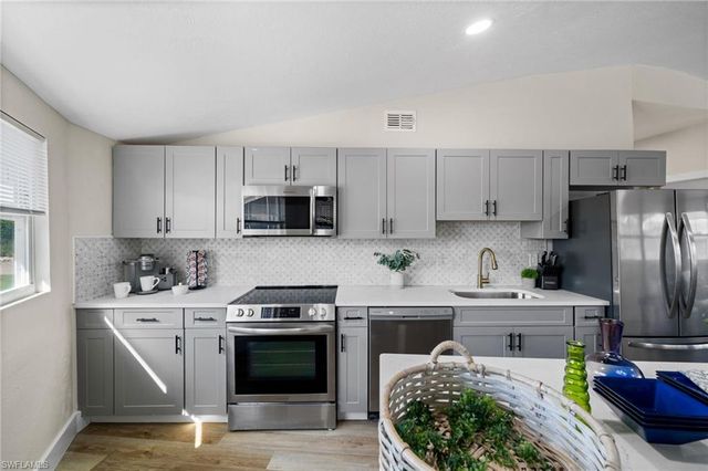 190 Tarpon RD, Fort Myers Beach, FL 33931