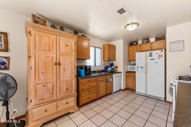 17157 Newmont Avenue, Lancaster, CA 93535