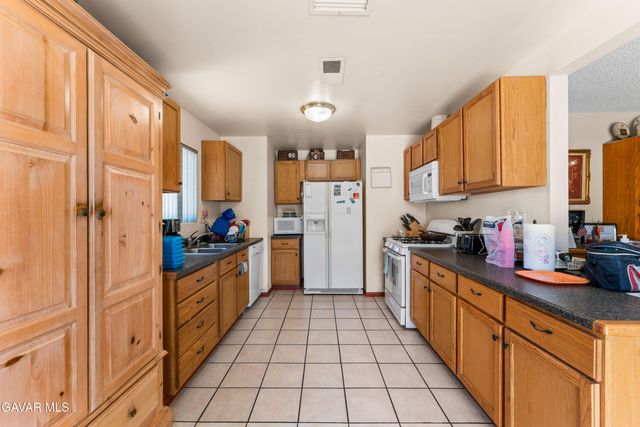 17157 Newmont Avenue, Lancaster, CA 93535